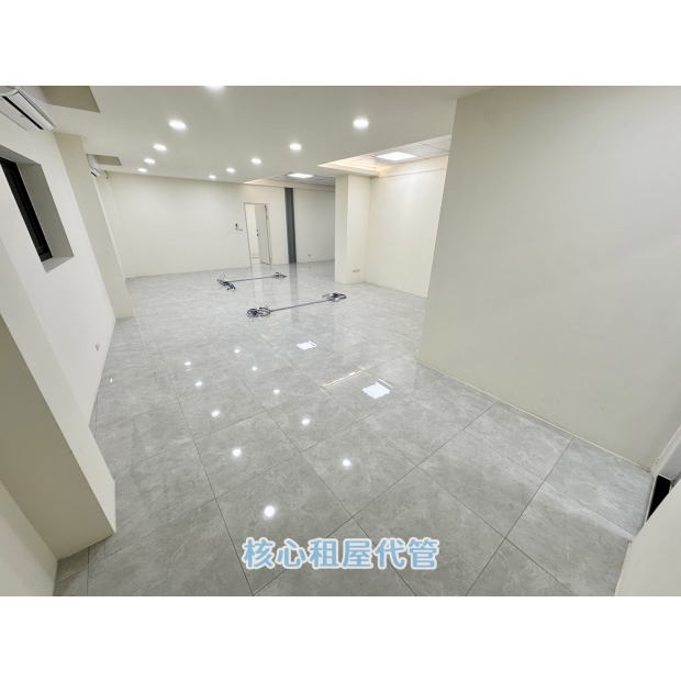 西屯區甘肅路二段透天店面出租｜空店面